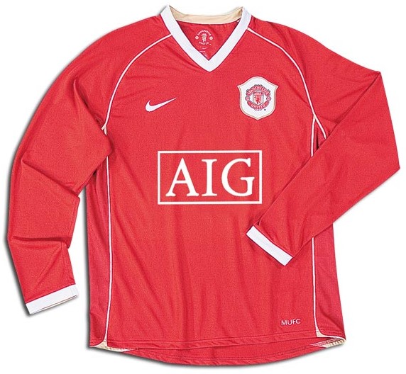 Manchester United shirts: 2007 home long sleeve red and white shirt